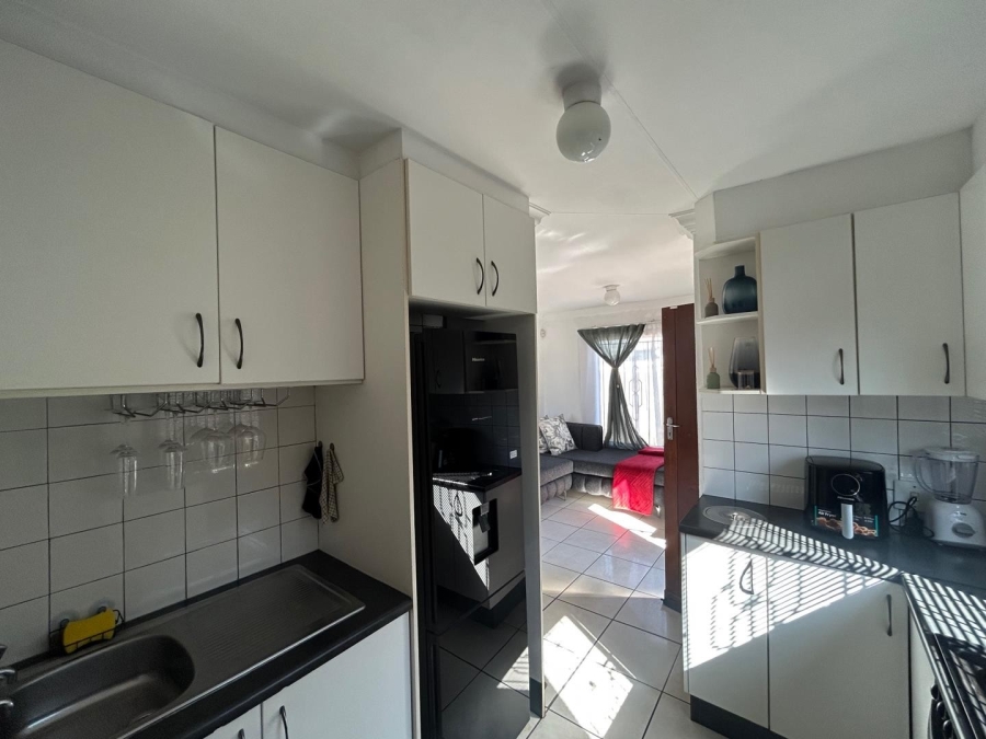 2 Bedroom Property for Sale in Roodekop Gauteng