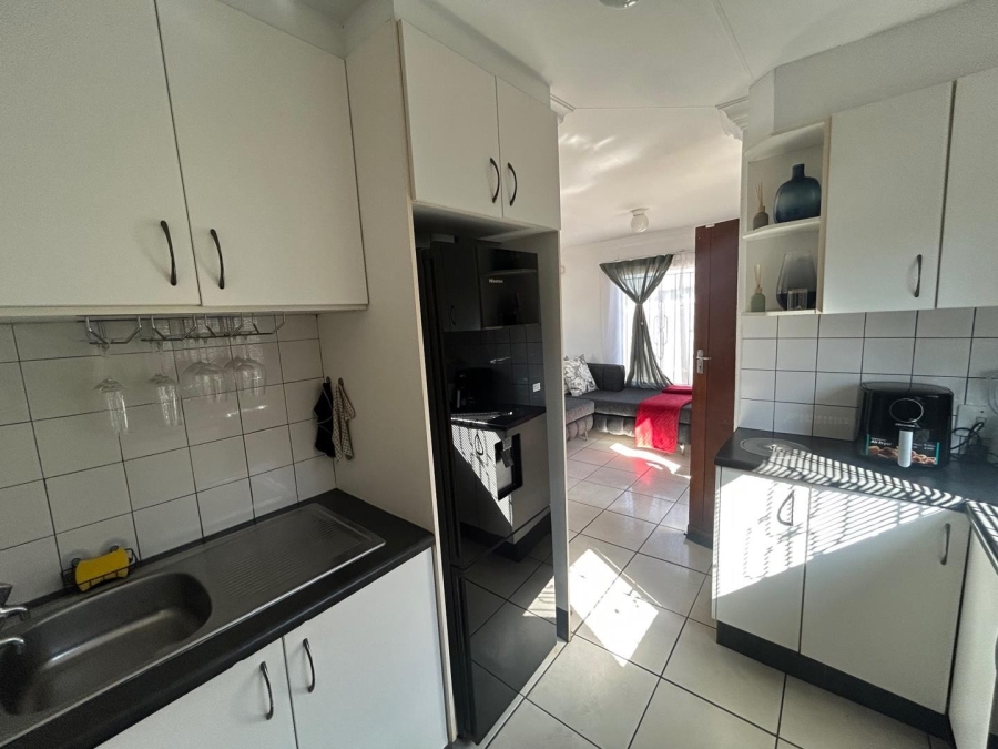 2 Bedroom Property for Sale in Roodekop Gauteng