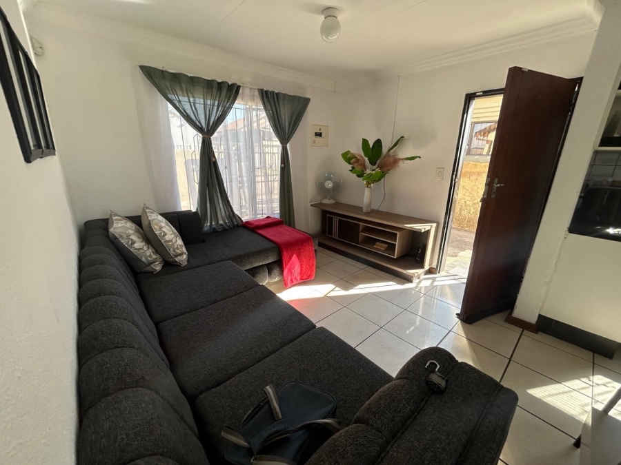 2 Bedroom Property for Sale in Roodekop Gauteng