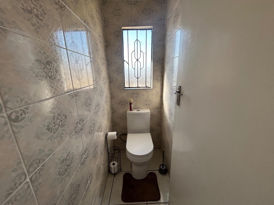 2 Bedroom Property for Sale in Roodekop Gauteng