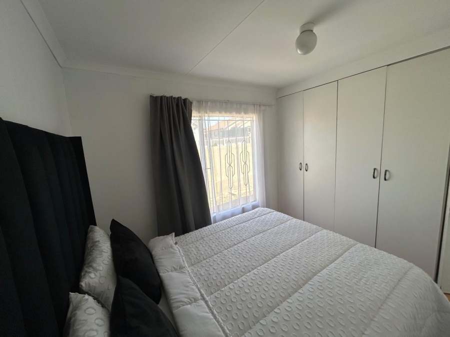 2 Bedroom Property for Sale in Roodekop Gauteng