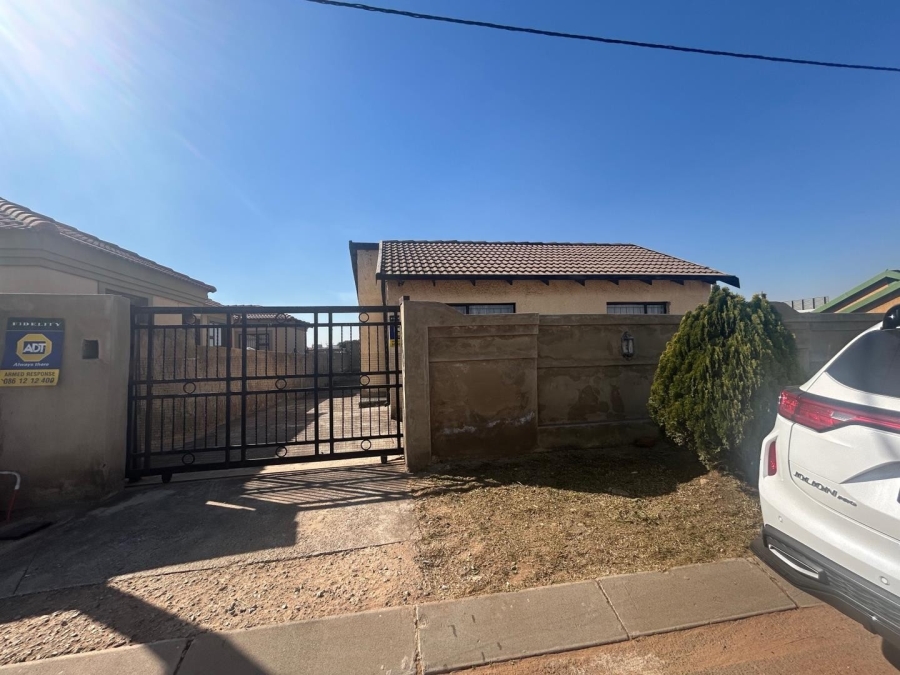 2 Bedroom Property for Sale in Roodekop Gauteng