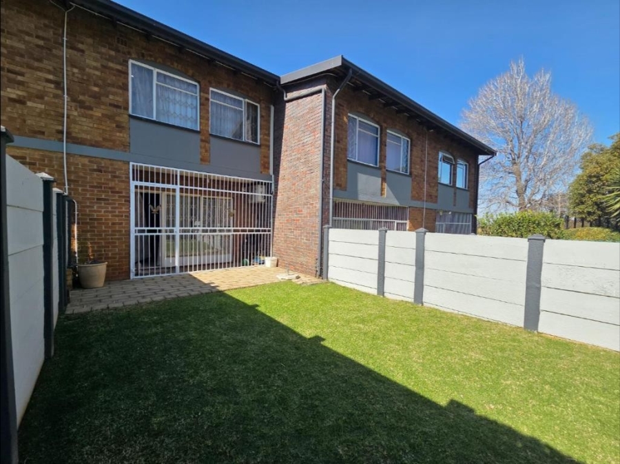 2 Bedroom Property for Sale in South Crest Gauteng