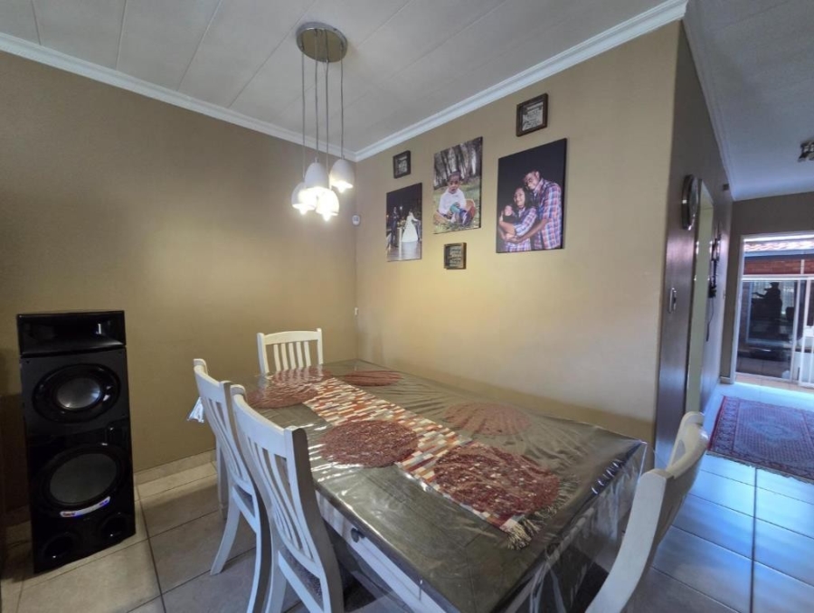 2 Bedroom Property for Sale in South Crest Gauteng