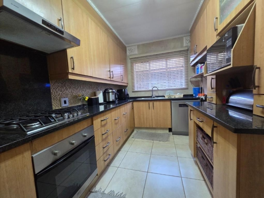 2 Bedroom Property for Sale in South Crest Gauteng
