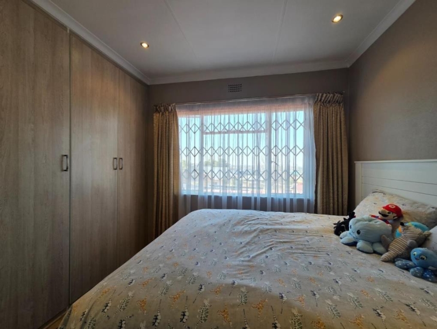 2 Bedroom Property for Sale in South Crest Gauteng