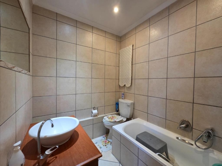 2 Bedroom Property for Sale in South Crest Gauteng