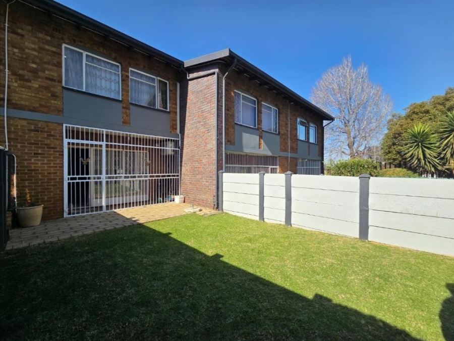 2 Bedroom Property for Sale in South Crest Gauteng