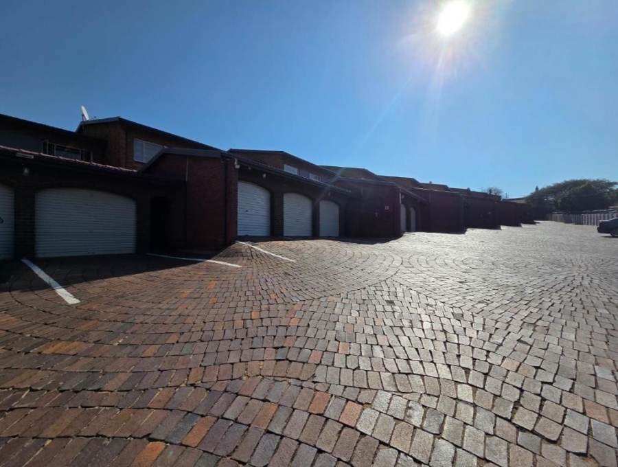 2 Bedroom Property for Sale in South Crest Gauteng