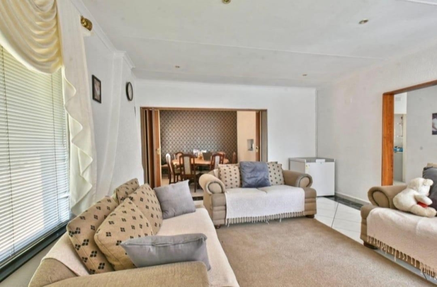 4 Bedroom Property for Sale in Glenvista Gauteng