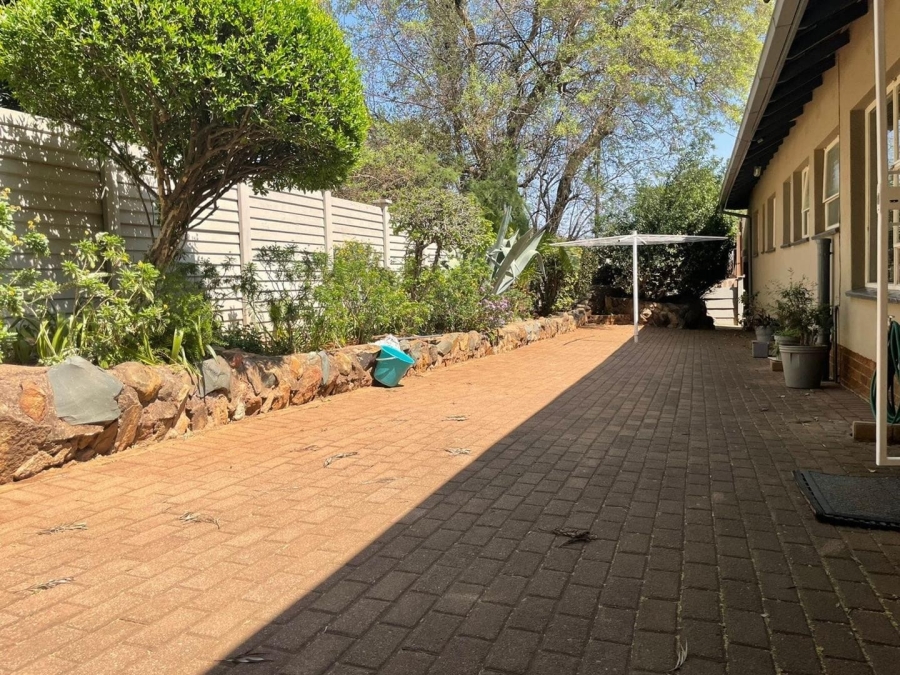 4 Bedroom Property for Sale in Glenvista Gauteng
