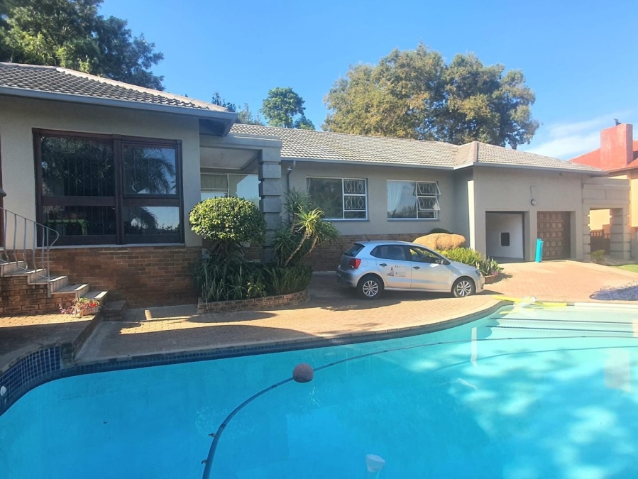 4 Bedroom Property for Sale in Glenvista Gauteng