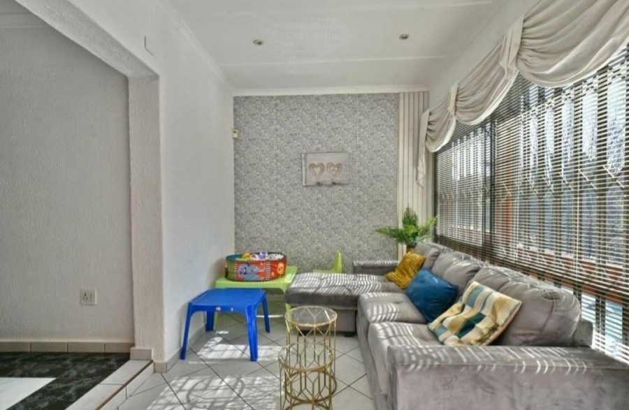 4 Bedroom Property for Sale in Glenvista Gauteng