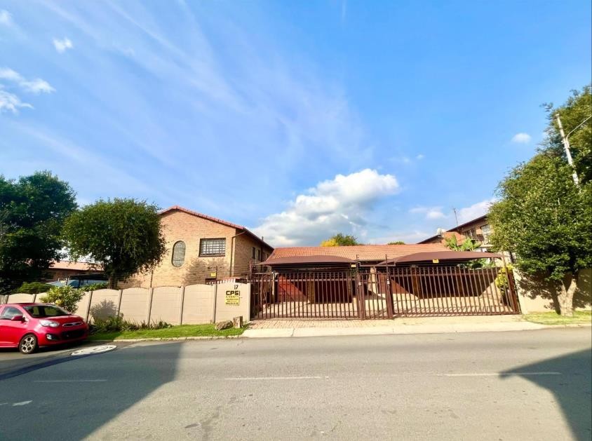 3 Bedroom Property for Sale in New Redruth Gauteng