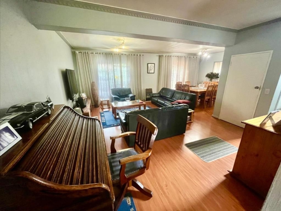 3 Bedroom Property for Sale in New Redruth Gauteng