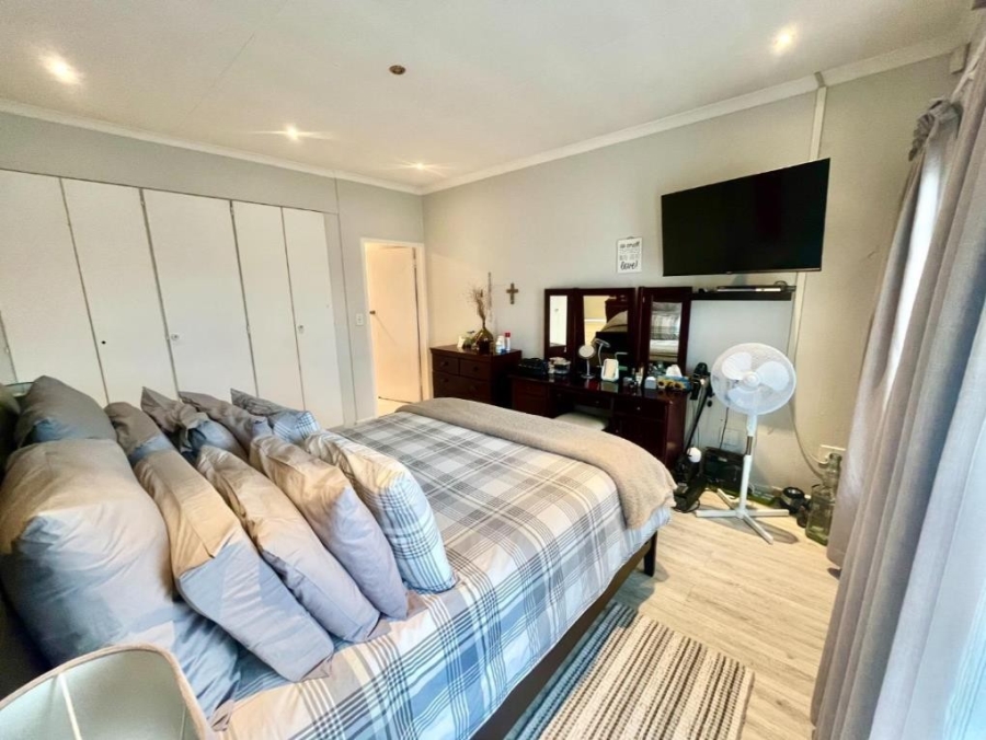 3 Bedroom Property for Sale in New Redruth Gauteng