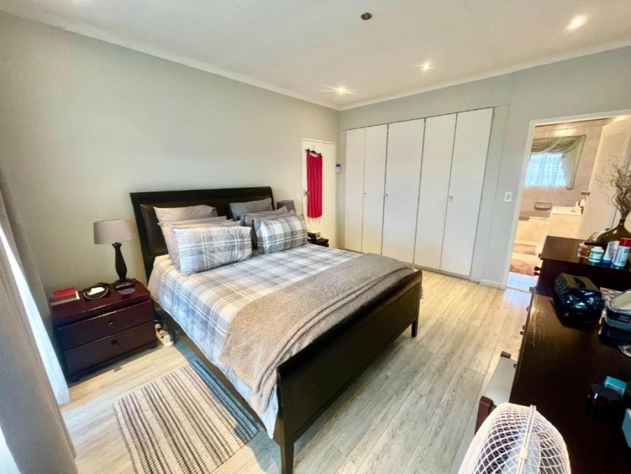 3 Bedroom Property for Sale in New Redruth Gauteng