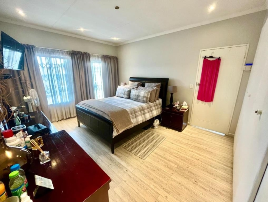 3 Bedroom Property for Sale in New Redruth Gauteng