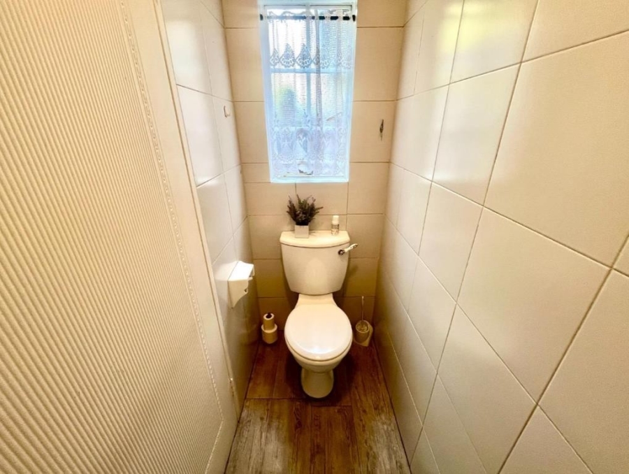 3 Bedroom Property for Sale in New Redruth Gauteng