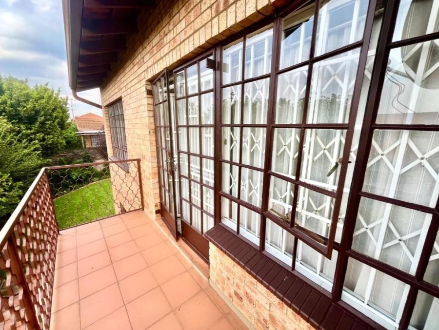3 Bedroom Property for Sale in New Redruth Gauteng