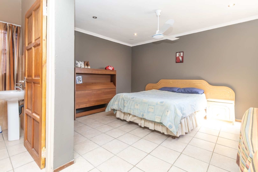 5 Bedroom Property for Sale in Northcliff Gauteng