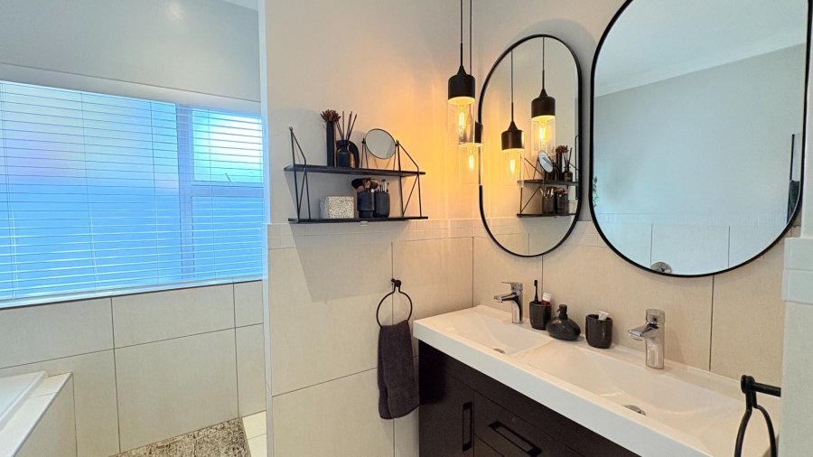 4 Bedroom Property for Sale in Midstream Hill Gauteng