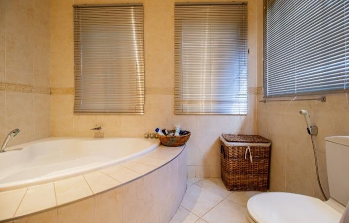 To Let 4 Bedroom Property for Rent in Sunset Acres Gauteng