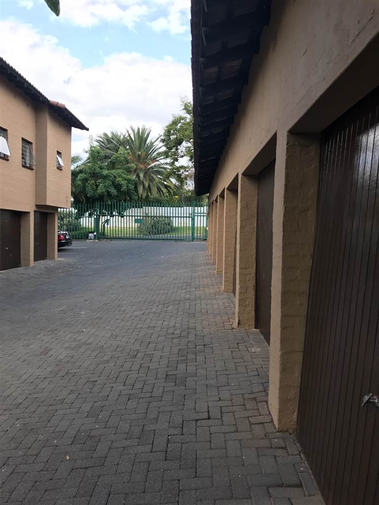 To Let 2 Bedroom Property for Rent in Sandown Gauteng
