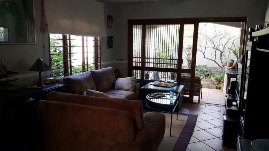 To Let 1 Bedroom Property for Rent in Waverley Gauteng