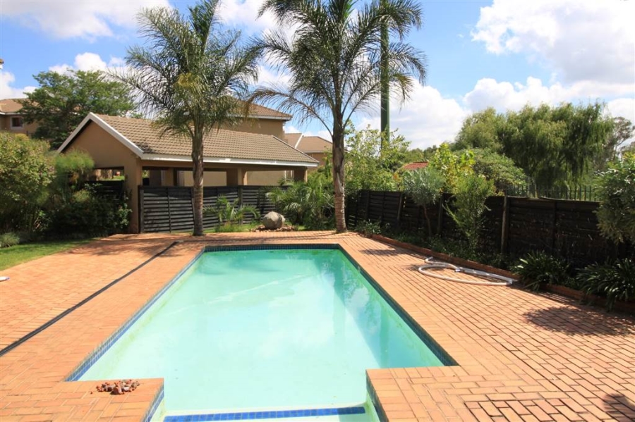 To Let 2 Bedroom Property for Rent in Paulshof Gauteng