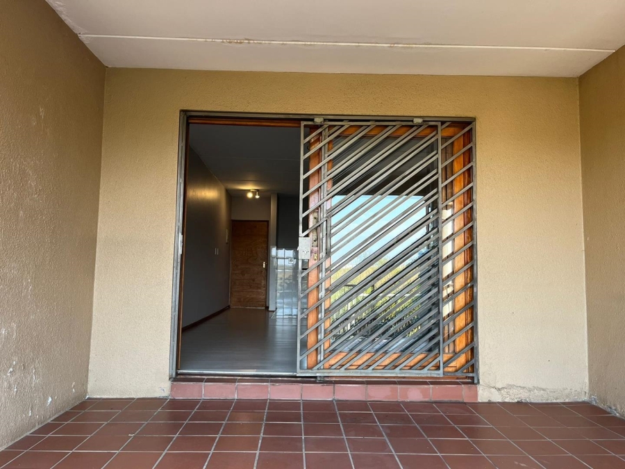To Let 2 Bedroom Property for Rent in Paulshof Gauteng
