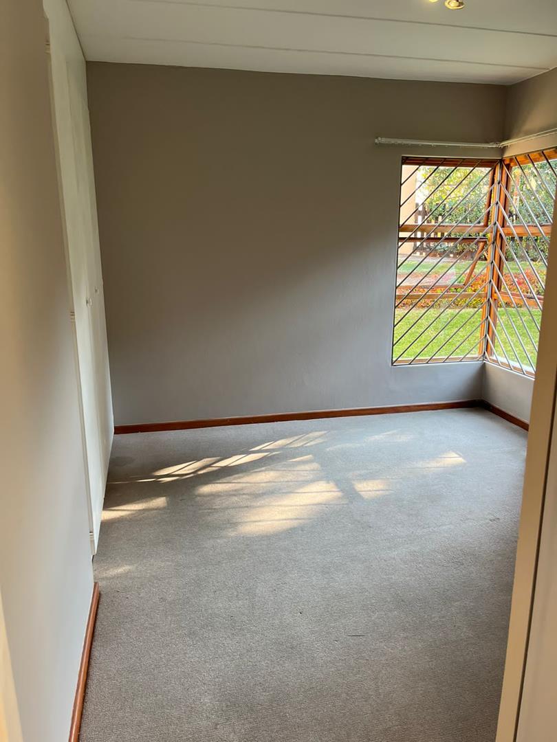 To Let 2 Bedroom Property for Rent in Paulshof Gauteng