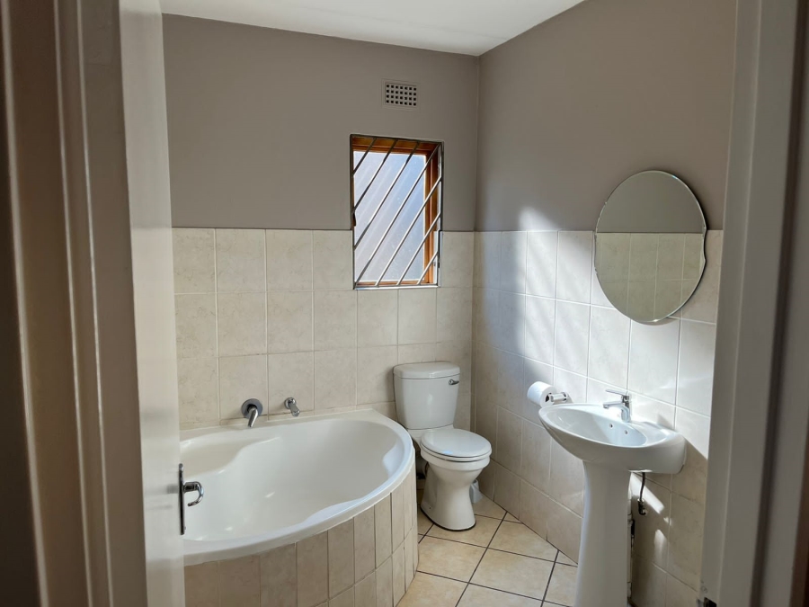 To Let 2 Bedroom Property for Rent in Paulshof Gauteng