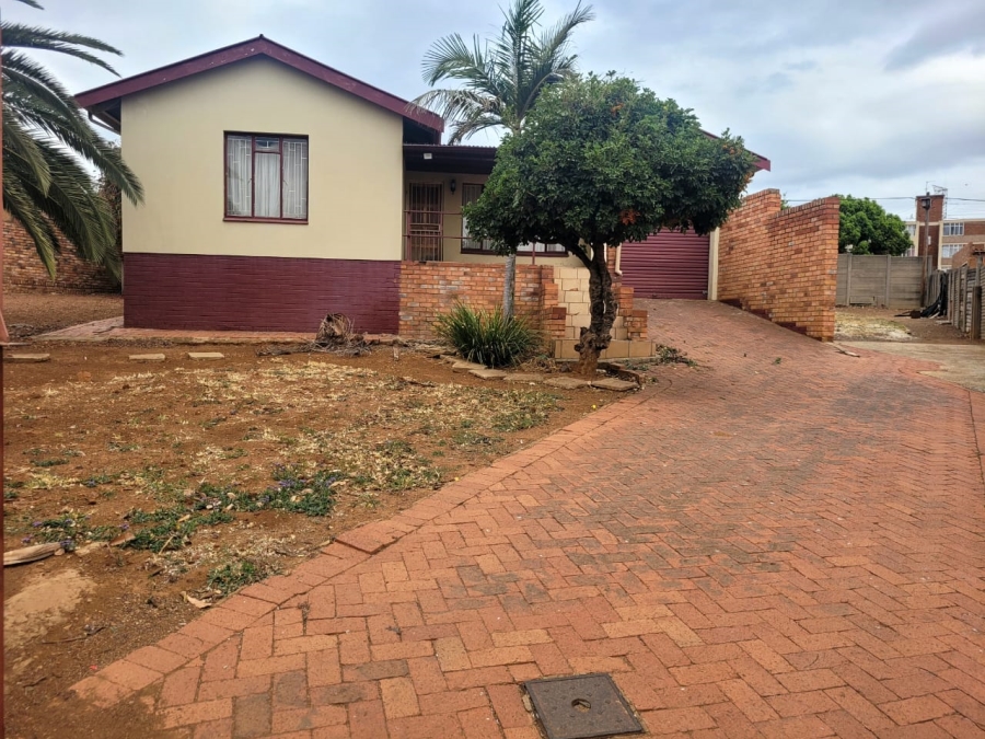 3 Bedroom Property for Sale in Kwaggasrand Gauteng