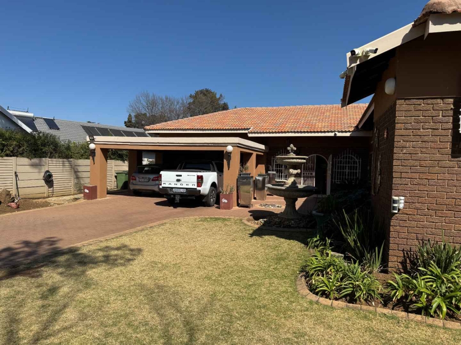 4 Bedroom Property for Sale in Brackenhurst Gauteng