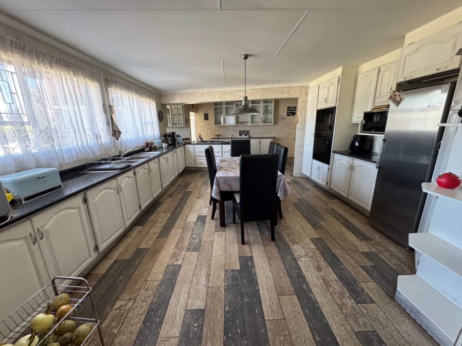 4 Bedroom Property for Sale in Brackenhurst Gauteng