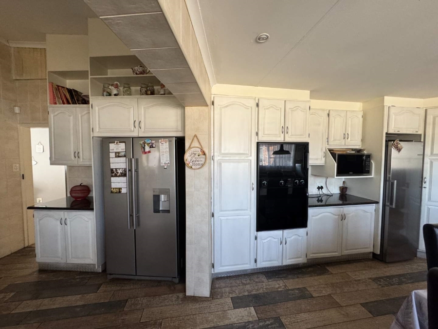 4 Bedroom Property for Sale in Brackenhurst Gauteng