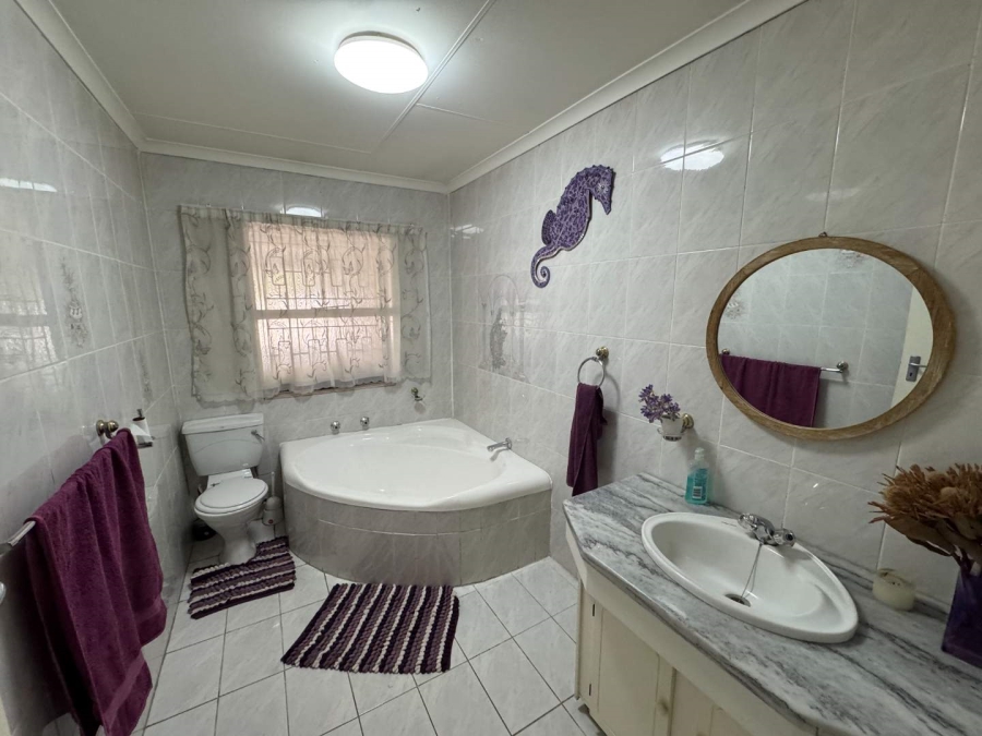 4 Bedroom Property for Sale in Brackenhurst Gauteng