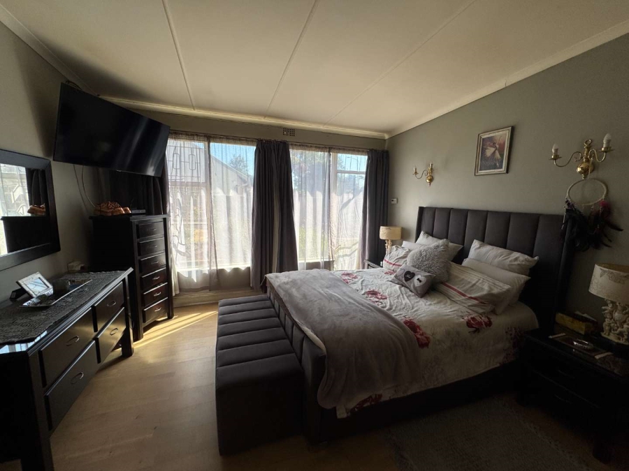 4 Bedroom Property for Sale in Brackenhurst Gauteng
