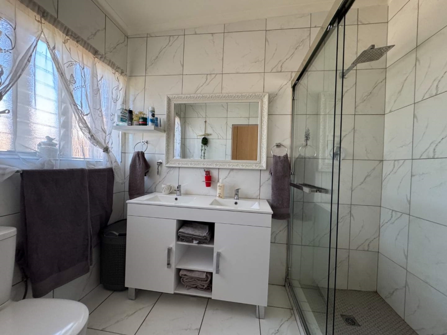 4 Bedroom Property for Sale in Brackenhurst Gauteng