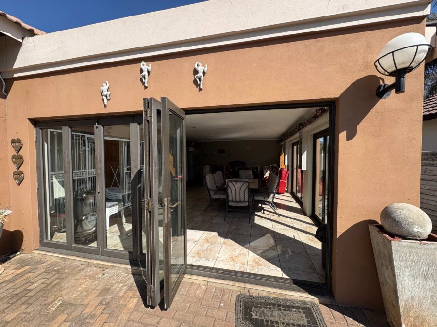 4 Bedroom Property for Sale in Brackenhurst Gauteng