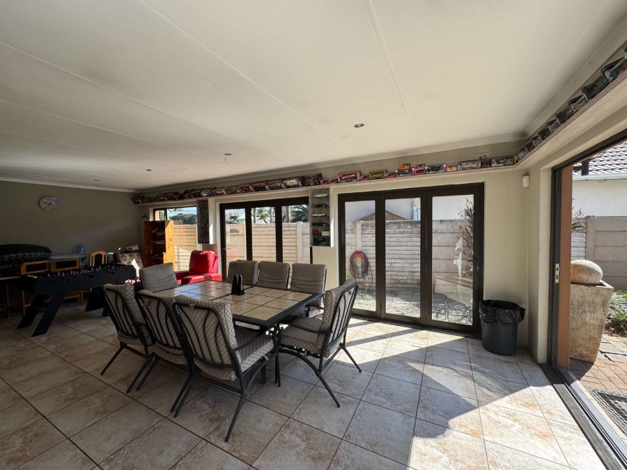 4 Bedroom Property for Sale in Brackenhurst Gauteng