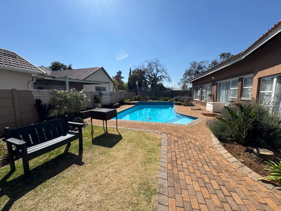 4 Bedroom Property for Sale in Brackenhurst Gauteng