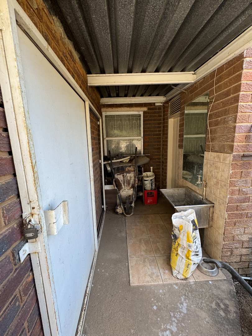 4 Bedroom Property for Sale in Brackenhurst Gauteng