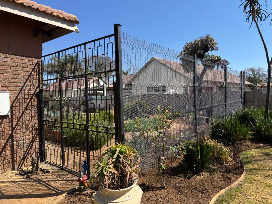 4 Bedroom Property for Sale in Brackenhurst Gauteng