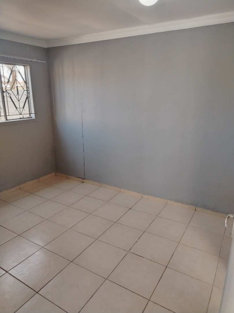 5 Bedroom Property for Sale in Kingsway Gauteng