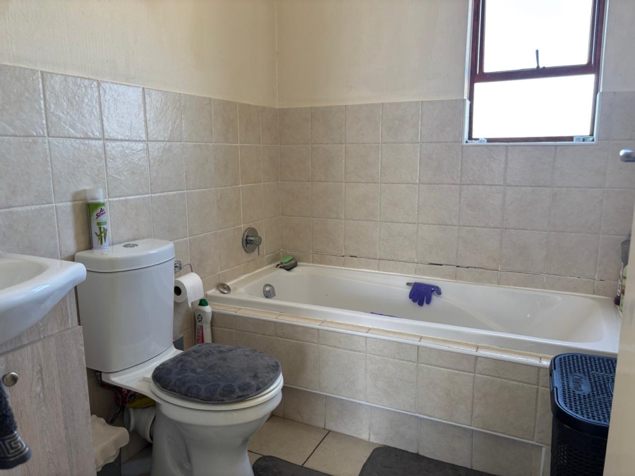2 Bedroom Property for Sale in Olivedale Gauteng