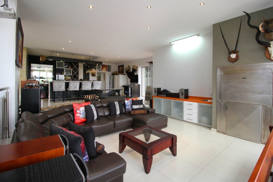 5 Bedroom Property for Sale in Featherbrooke Estate Gauteng