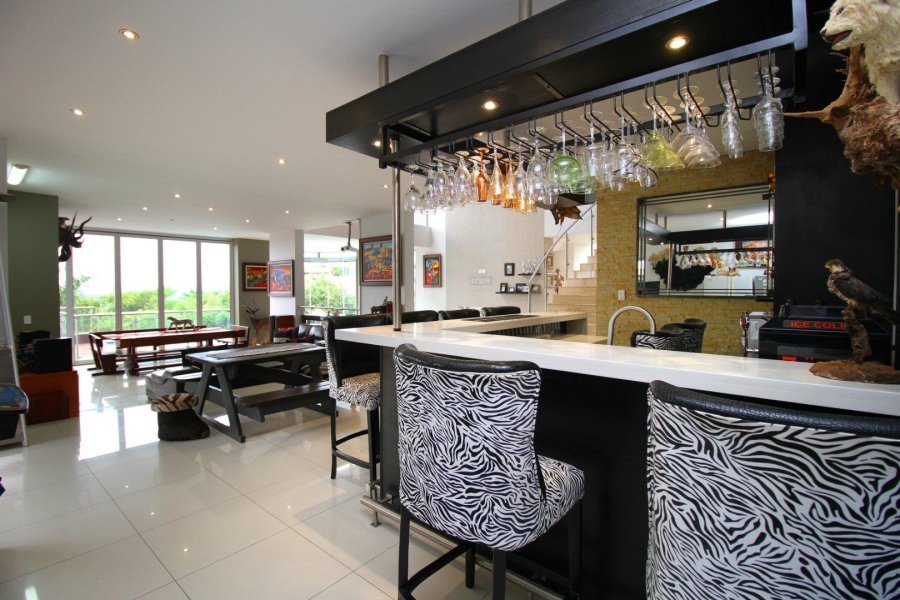 5 Bedroom Property for Sale in Featherbrooke Estate Gauteng