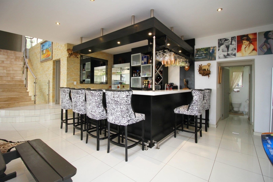 5 Bedroom Property for Sale in Featherbrooke Estate Gauteng